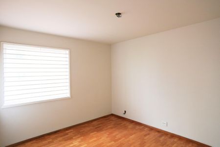 Casa à venda com 550m², 4 quartos e 2 vagasSuíte 2