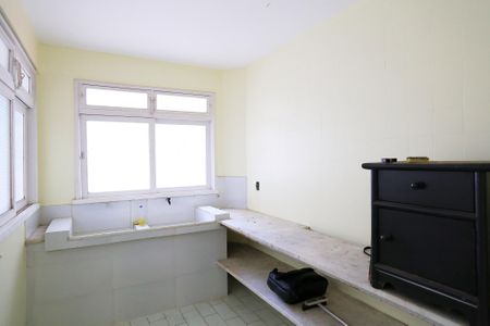 Casa à venda com 550m², 4 quartos e 2 vagasÁrea de Serviço