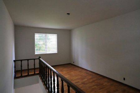 Casa à venda com 550m², 4 quartos e 2 vagasCorredor