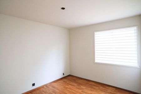 Casa à venda com 550m², 4 quartos e 2 vagasQuarto 1