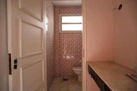 Casa à venda com 550m², 4 quartos e 2 vagasBanheiro 2 