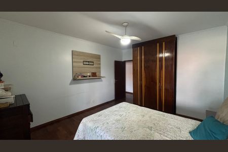 Casa à venda com 240m², 4 quartos e 2 vagasSuíte 3