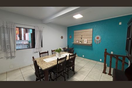 Casa à venda com 240m², 4 quartos e 2 vagasSala de Jantar - Cozinha