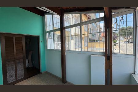 Casa à venda com 240m², 4 quartos e 2 vagasBanheiro da Suíte 3 Varanda
