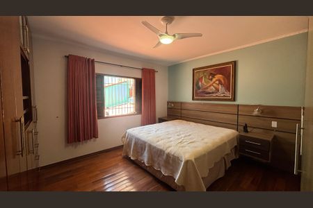 Casa à venda com 240m², 4 quartos e 2 vagasSuite 1