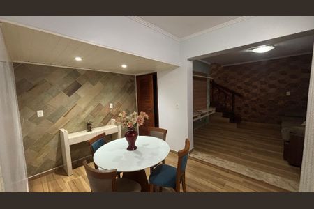 Casa à venda com 240m², 4 quartos e 2 vagasSala - Sala de Estar