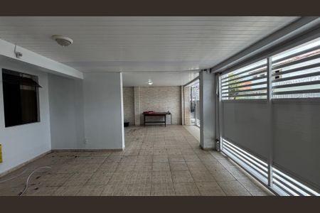 Casa à venda com 240m², 4 quartos e 2 vagasGaragem