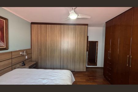 Casa à venda com 240m², 4 quartos e 2 vagasSuite 1