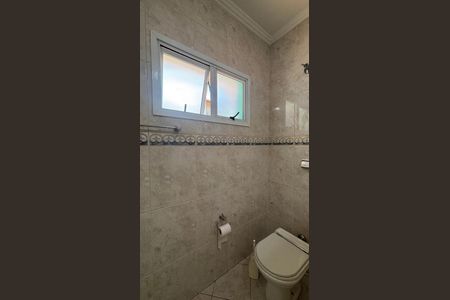 Casa à venda com 240m², 4 quartos e 2 vagasBanheiro da Suíte 1