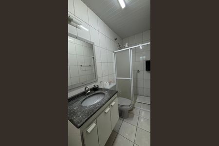 Casa à venda com 240m², 4 quartos e 2 vagasBanheiro da Suíte 4