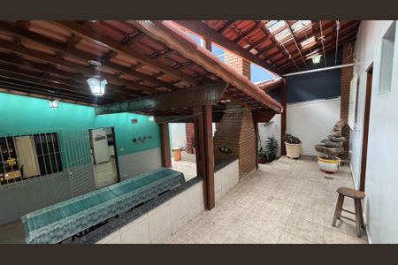 Casa à venda com 240m², 4 quartos e 2 vagasQuintal