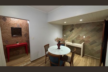 Casa à venda com 240m², 4 quartos e 2 vagasSala - Sala de Estar