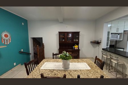 Casa à venda com 240m², 4 quartos e 2 vagasSala de Jantar - Cozinha