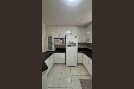 Casa à venda com 240m², 4 quartos e 2 vagasSala de Jantar - Cozinha