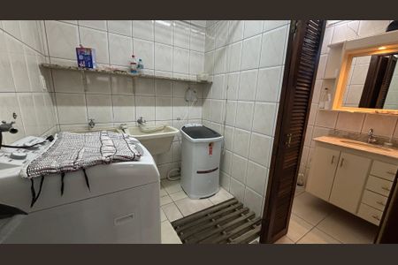 Casa à venda com 240m², 4 quartos e 2 vagasÁrea de Serviço