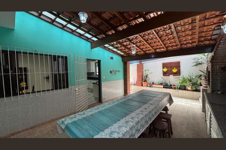 Casa à venda com 240m², 4 quartos e 2 vagasQuintal - Area Gourmet