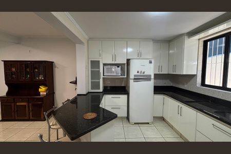 Casa à venda com 240m², 4 quartos e 2 vagasSala de Jantar - Cozinha