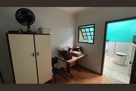 Casa à venda com 240m², 4 quartos e 2 vagasDespensa