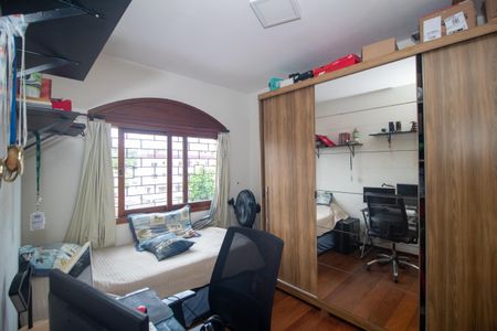 Apartamento à venda com 210m², 3 quartos e 2 vagasQuarto