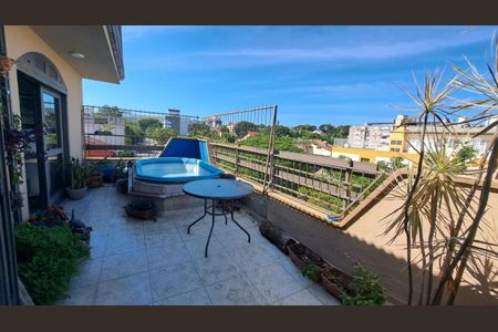 Apartamento à venda com 210m², 3 quartos e 2 vagasÁrea comum - Piscina