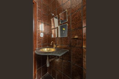 Casa à venda com 315m², 3 quartos e 3 vagas Casa à venda com 315m², 3 quartos e 3 vagasLavabo