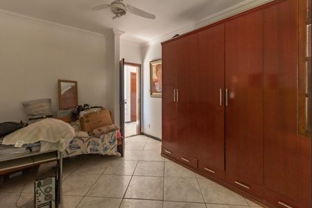 Casa à venda com 315m², 3 quartos e 3 vagas Casa à venda com 315m², 3 quartos e 3 vagasQuarto 1