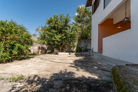 Casa à venda com 315m², 3 quartos e 3 vagas Casa à venda com 315m², 3 quartos e 3 vagasEntrada - Quintal