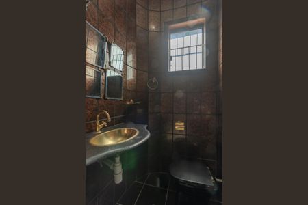 Casa à venda com 315m², 3 quartos e 3 vagas Casa à venda com 315m², 3 quartos e 3 vagasLavabo