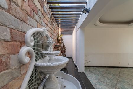 Casa à venda com 315m², 3 quartos e 3 vagas Casa à venda com 315m², 3 quartos e 3 vagasSala