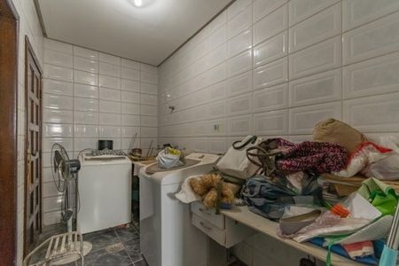 Casa à venda com 315m², 3 quartos e 3 vagas Casa à venda com 315m², 3 quartos e 3 vagasÁrea de Serviço