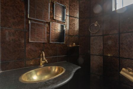 Casa à venda com 315m², 3 quartos e 3 vagas Casa à venda com 315m², 3 quartos e 3 vagasLavabo