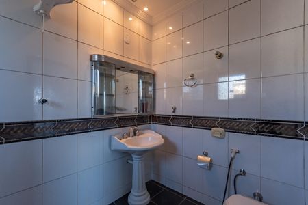 Casa à venda com 315m², 3 quartos e 3 vagas Casa à venda com 315m², 3 quartos e 3 vagasBanheiro Suíte 1