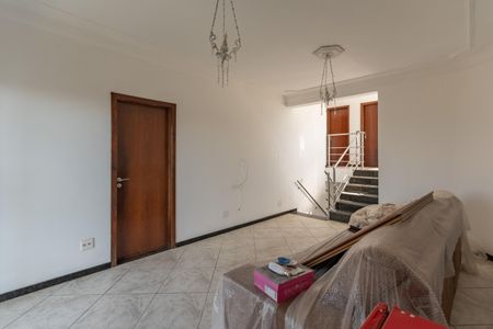 Casa à venda com 315m², 3 quartos e 3 vagas Casa à venda com 315m², 3 quartos e 3 vagasSala 2