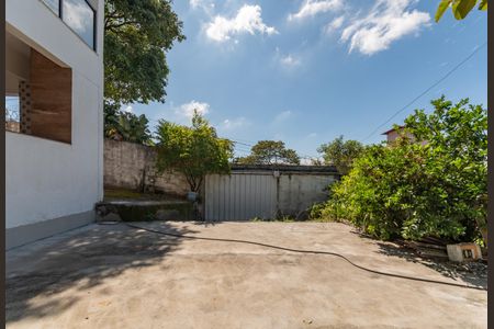 Casa à venda com 315m², 3 quartos e 3 vagas Casa à venda com 315m², 3 quartos e 3 vagasEntrada - Quintal