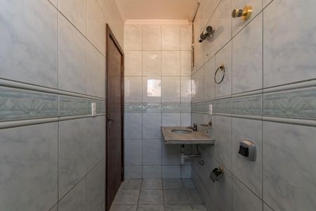 Casa à venda com 315m², 3 quartos e 3 vagas Casa à venda com 315m², 3 quartos e 3 vagasBanheiro Social