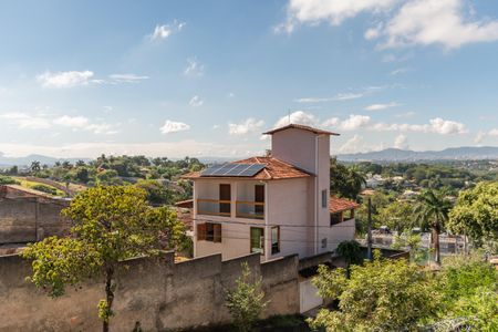 Casa à venda com 315m², 3 quartos e 3 vagas Casa à venda com 315m², 3 quartos e 3 vagasVaranda 1 da Sala 2