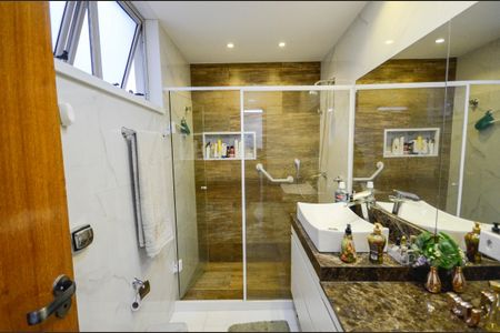 Apartamento à venda com 130m², 3 quartos e 2 vagasBanheiro Social