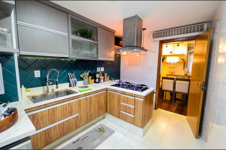 Apartamento à venda com 130m², 3 quartos e 2 vagasCozinha