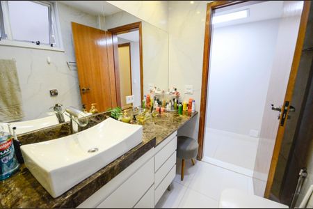 Apartamento à venda com 130m², 3 quartos e 2 vagasBanheiro Social