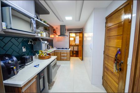 Apartamento à venda com 130m², 3 quartos e 2 vagasCozinha