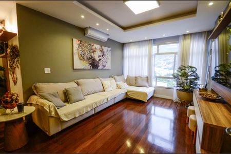 Apartamento à venda com 130m², 3 quartos e 2 vagasSala