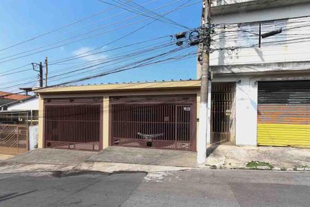 Casa à venda com 300m², 3 quartos e 3 vagas Casa à venda com 300m², 3 quartos e 3 vagasFachada