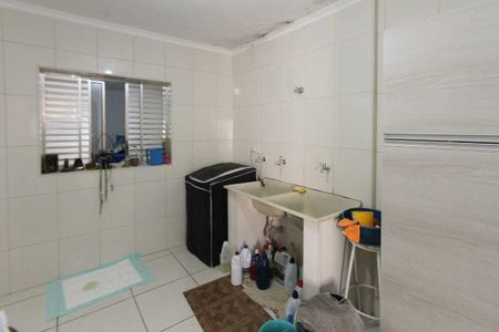 Casa à venda com 300m², 3 quartos e 3 vagas Casa à venda com 300m², 3 quartos e 3 vagasÁrea de Serviço