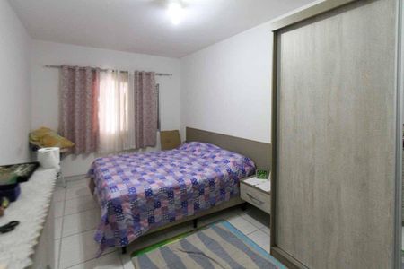 Casa à venda com 300m², 3 quartos e 3 vagas Casa à venda com 300m², 3 quartos e 3 vagasQuarto