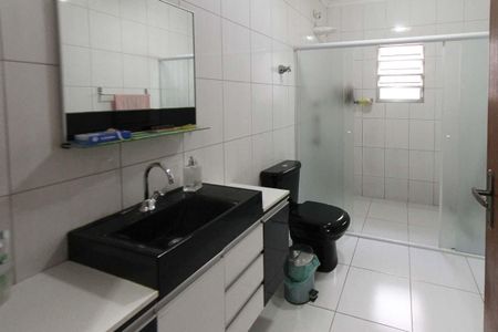 Casa à venda com 300m², 3 quartos e 3 vagas Casa à venda com 300m², 3 quartos e 3 vagasBanheiro