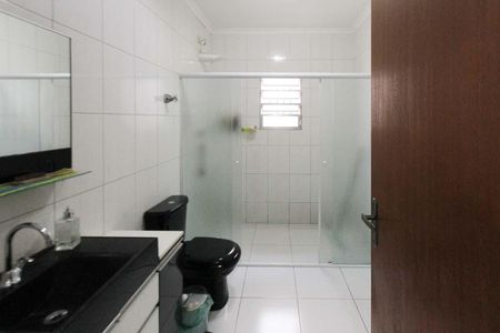 Casa à venda com 300m², 3 quartos e 3 vagas Casa à venda com 300m², 3 quartos e 3 vagasBanheiro