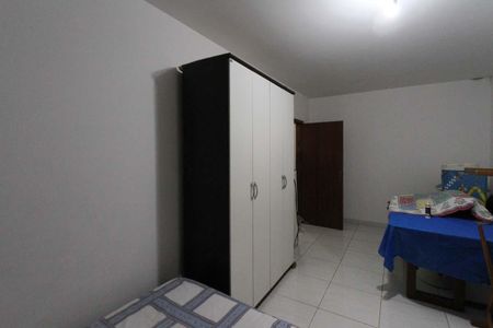 Casa à venda com 300m², 3 quartos e 3 vagas Casa à venda com 300m², 3 quartos e 3 vagasQuarto 02