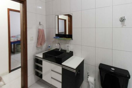 Casa à venda com 300m², 3 quartos e 3 vagas Casa à venda com 300m², 3 quartos e 3 vagasBanheiro