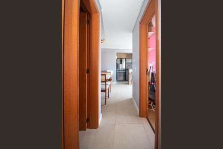 Apartamento à venda com 52m², 2 quartos e 2 vagas Apartamento à venda com 52m², 2 quartos e 2 vagasCorredor para os Quartos
