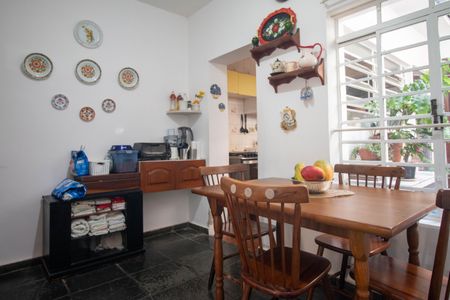 Casa para alugar com 150m², 3 quartos e 2 vagasSala